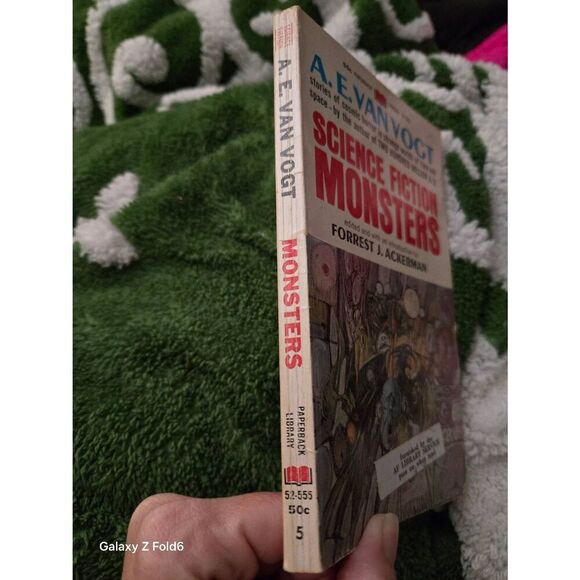 Science fiction monsters by A.E. Van Vogt - paperback library - Picture 2 of 4
